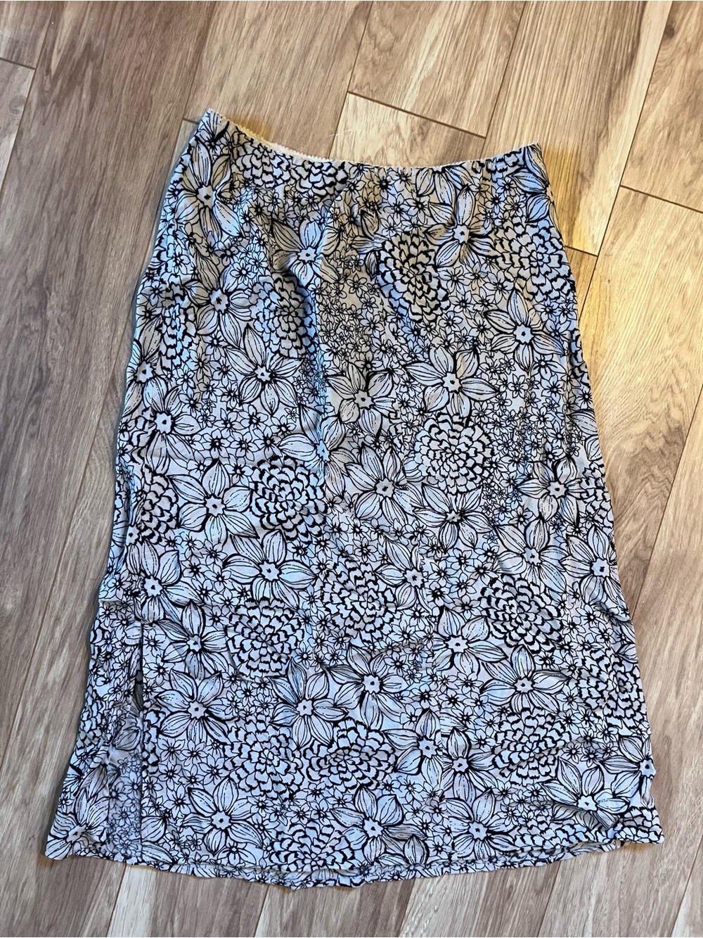 Y2K Croft & Barrow black and cream floral midi skirt